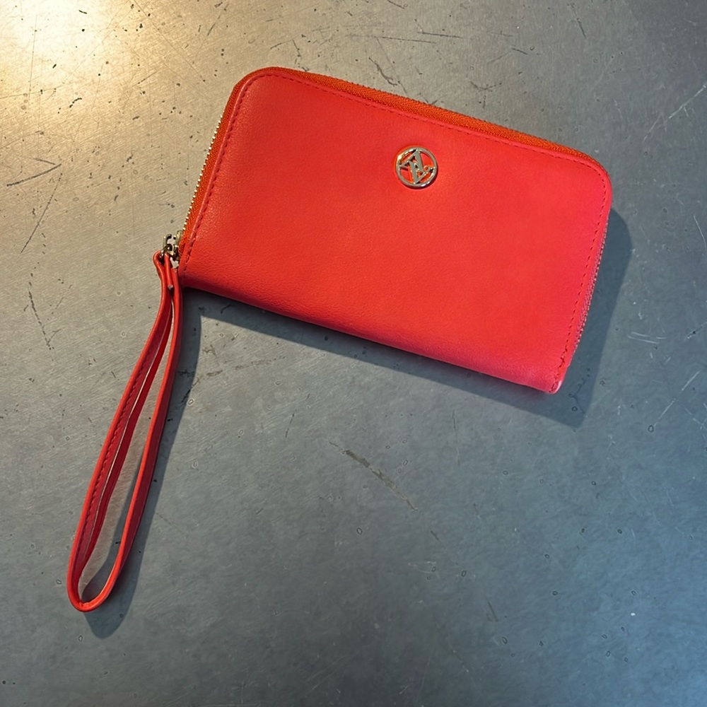 Vegan Wrist Wallet Coral